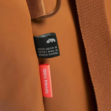 Załaduj obraz do przeglądarki galerii, Done by Deer: plecak z przewijakiem Changing Backpack
